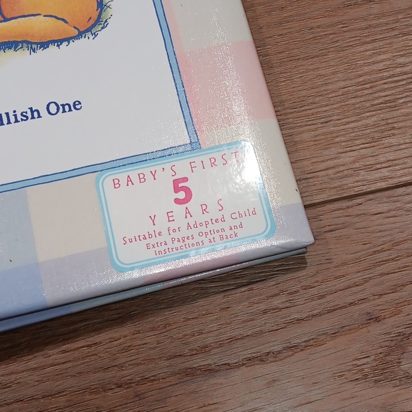 NWOT.. HALLMARK WINNIE THE POOH BABYS FIRST 5 YEARS MEMORY BOOK.. #5720 - Picture 2 of 8